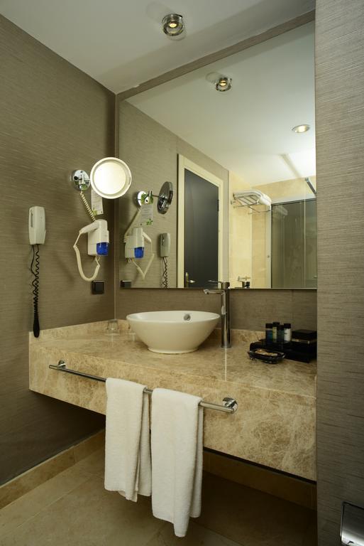 Quarto Standard com Cama de Casal ou 2 de Solteiro e Vista do Mar